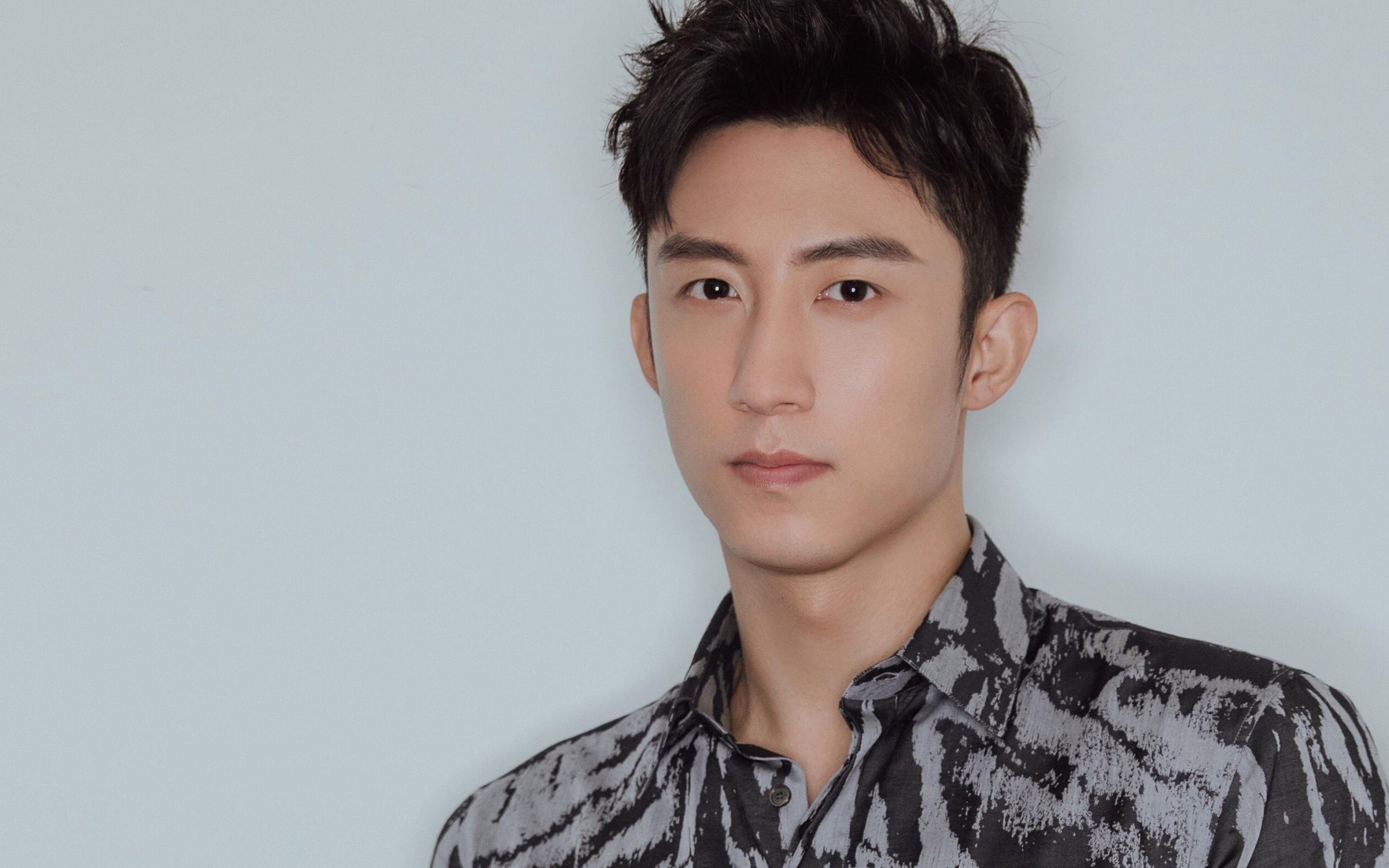 开云官网APP下载-“夜幕追逐：黑夜中的极速冲击”，夜幕追击背景故事