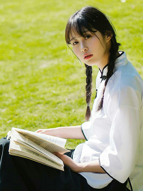 英超“明星周末”盛大开启，球迷狂欢热情高涨，英超球员假期