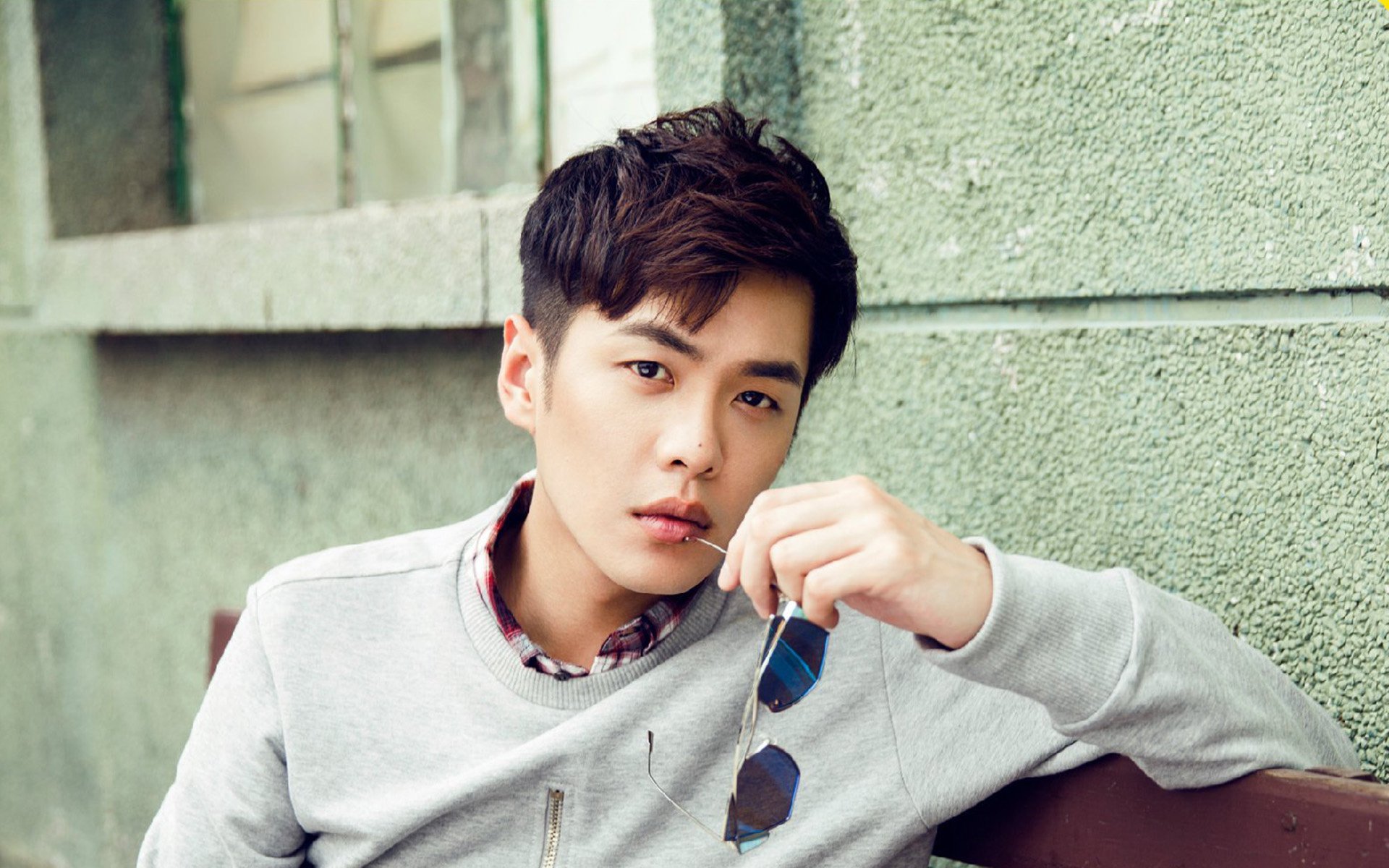 热门球队展现出色状态,卫冕之路开启!,足球卫冕冠军魔咒