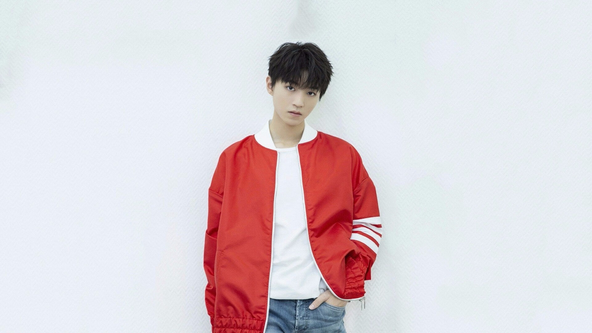 控球中场与创造型前腰形成互补，控球位置