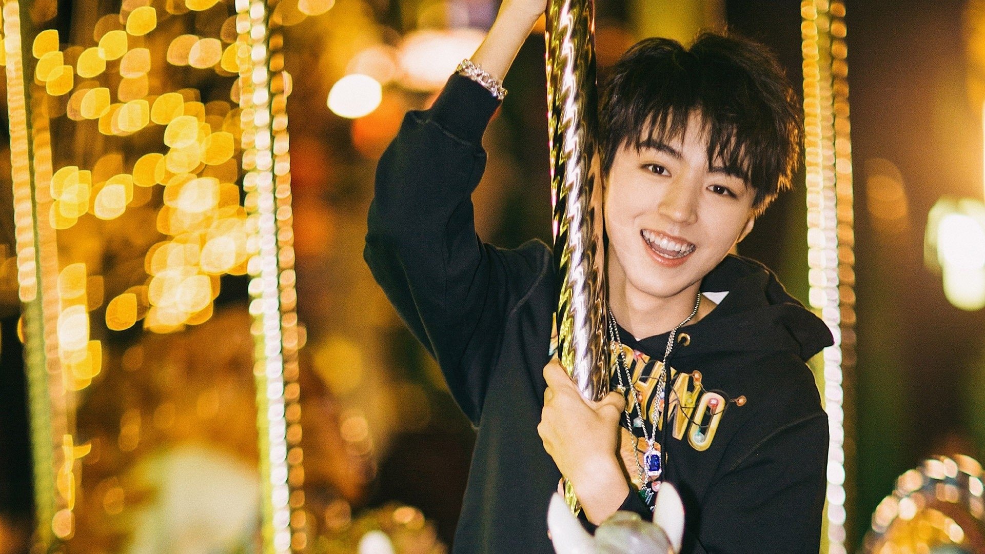 开云网站-唐纳德·高尔的精确传球和突破速度，让袋鼠队攻防如行云流水，唐纳德高德纳